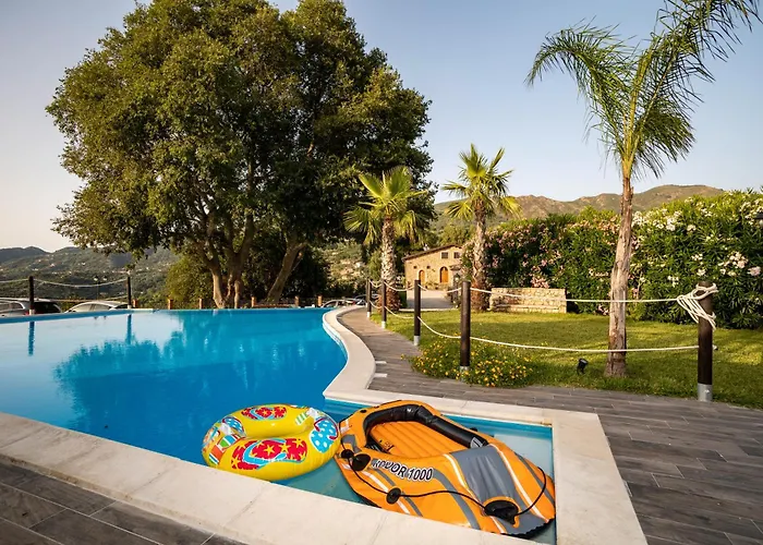 Arcaloro Resort