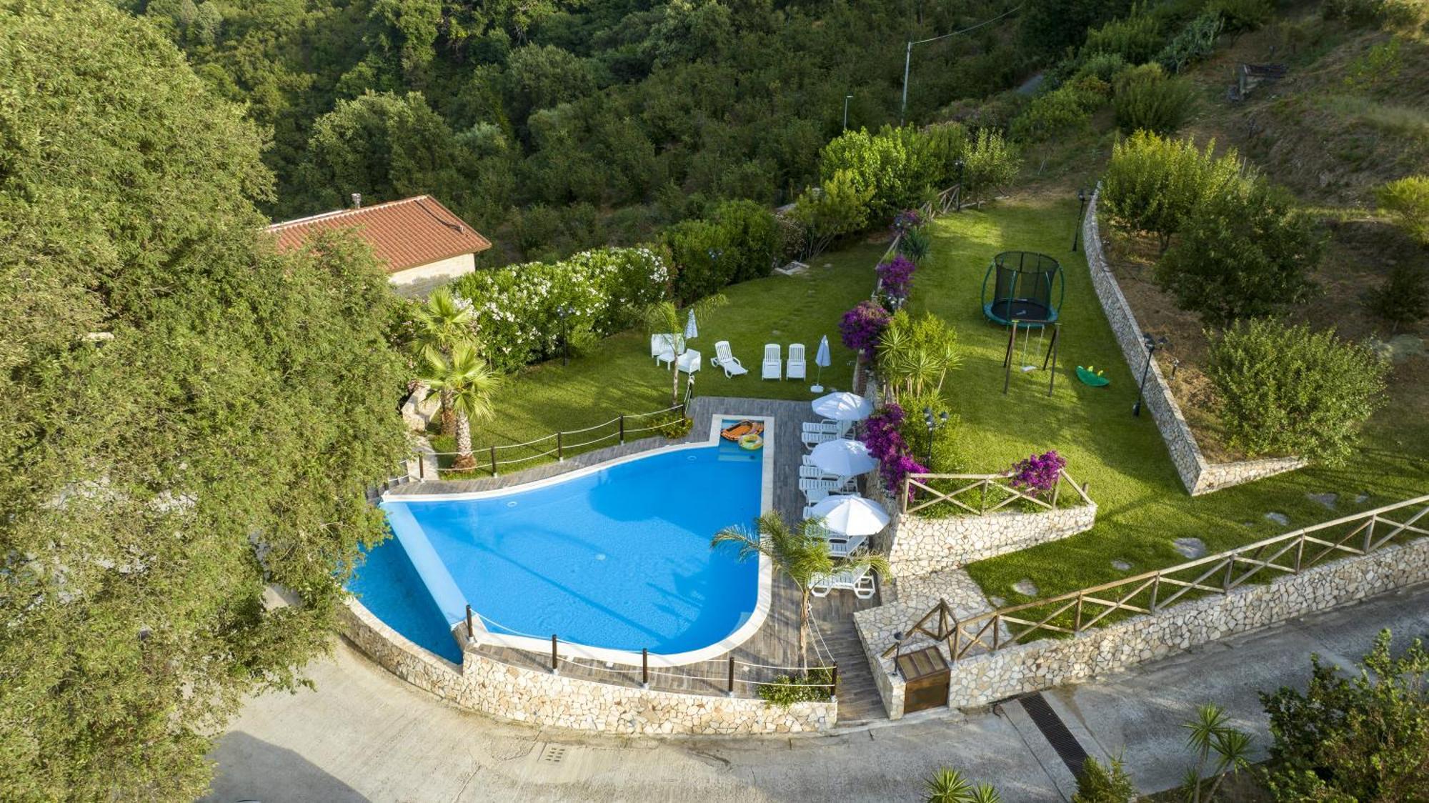 Arcaloro Villa *