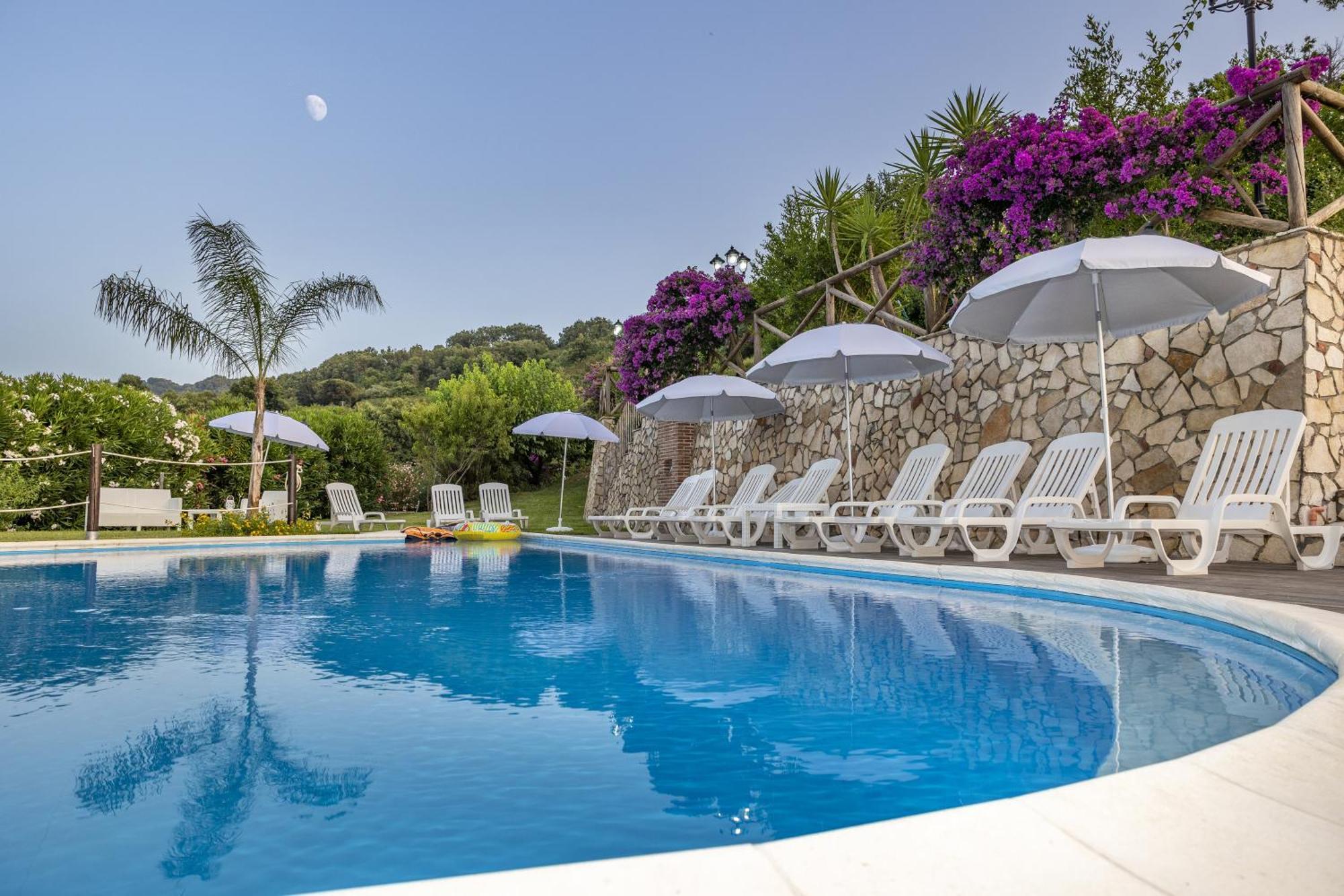 Arcaloro Villa